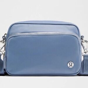 Lululemon Blue everywhere crossbody Bag 2 litres-